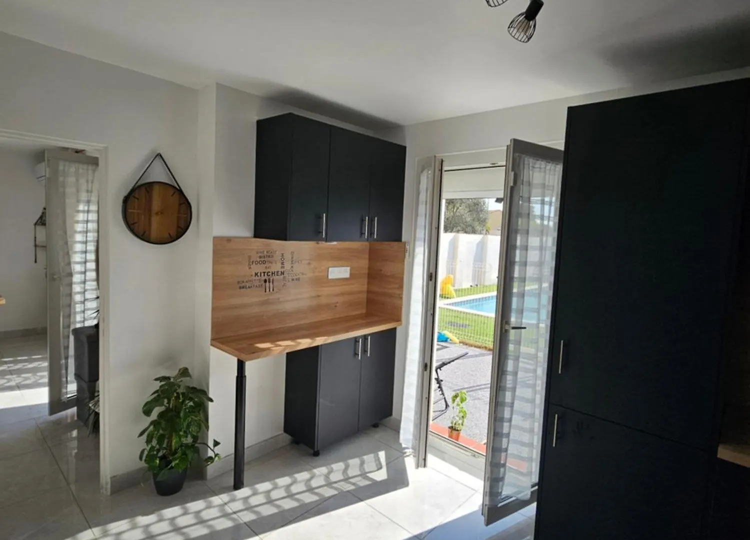 Modern Villa And Pool For 8 People Fos-sur-Mer France